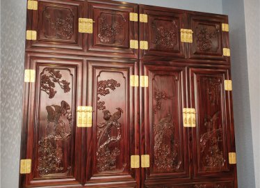手工雕花鳥(niǎo)頂箱柜